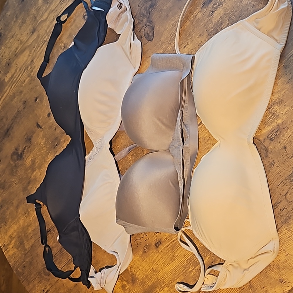 4 36D Aerie Wireless bras